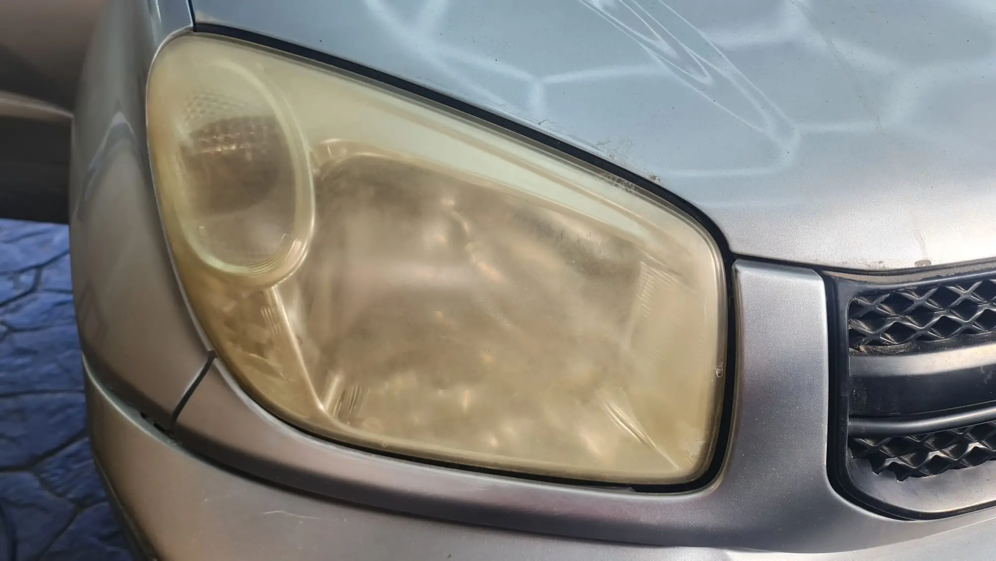 Pulido de faros avanzado antes del servicio en Chiclana